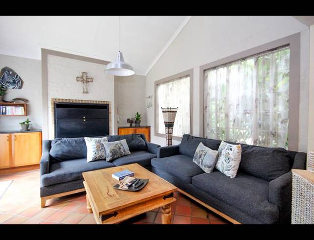 4 BEDROOM TOWNHOUSE FOR SALE IN ROOIHUISKRAAL NORTH